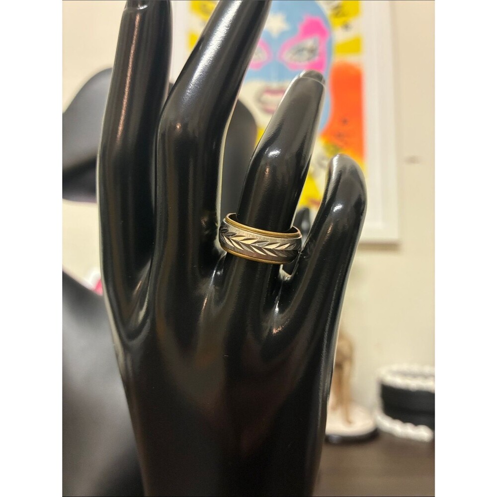 1970s Two-Tone Chevron 18KT HGE Band Ring